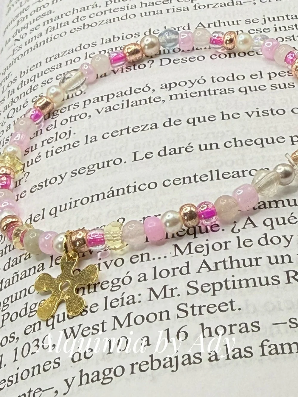 Alquimia Pink quartz and Gold Beaded Bracelet with Clover Charm